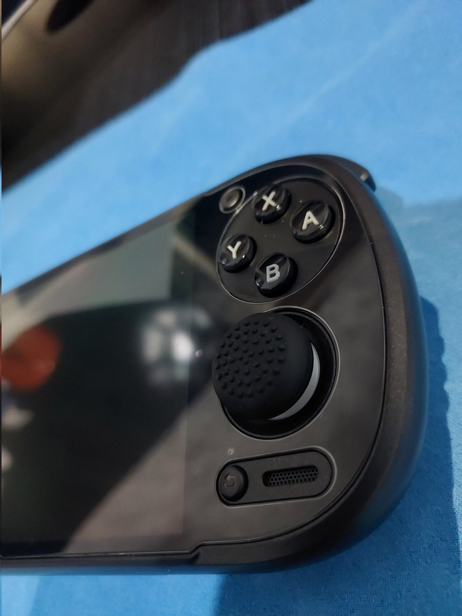 CYPH3Rs_D0M41N_'s tweet photo. Some super sexy shots of the device.
#Retroid #RetroidPocket #RetroidPocket6
#RP #RP6 #RetroHandheld #Retro #Handheld #gaming #retrogaming
@Retroid0fficial @RetroHandhelds https://t.co/0el6E5YZls