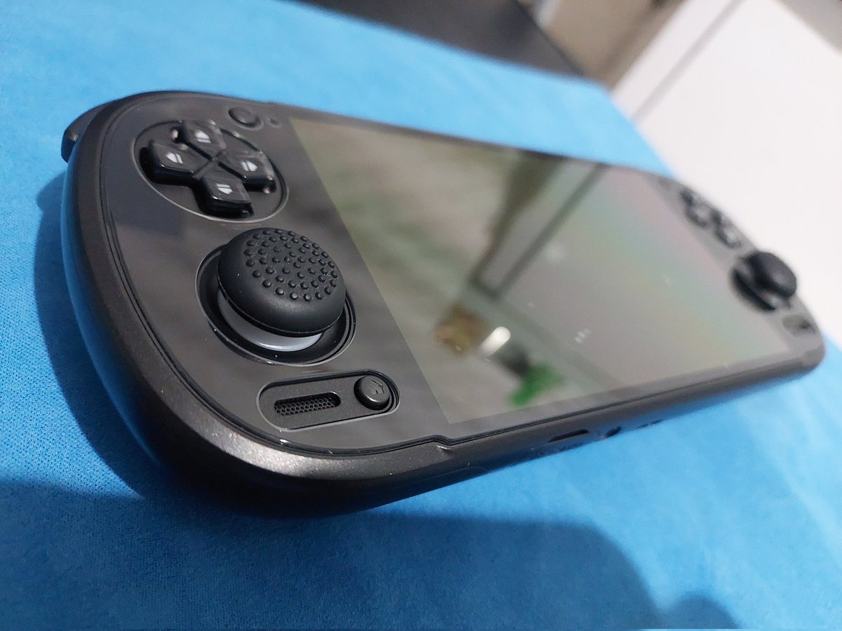 CYPH3Rs_D0M41N_'s tweet photo. Some super sexy shots of the device.
#Retroid #RetroidPocket #RetroidPocket6
#RP #RP6 #RetroHandheld #Retro #Handheld #gaming #retrogaming
@Retroid0fficial @RetroHandhelds https://t.co/0el6E5YZls