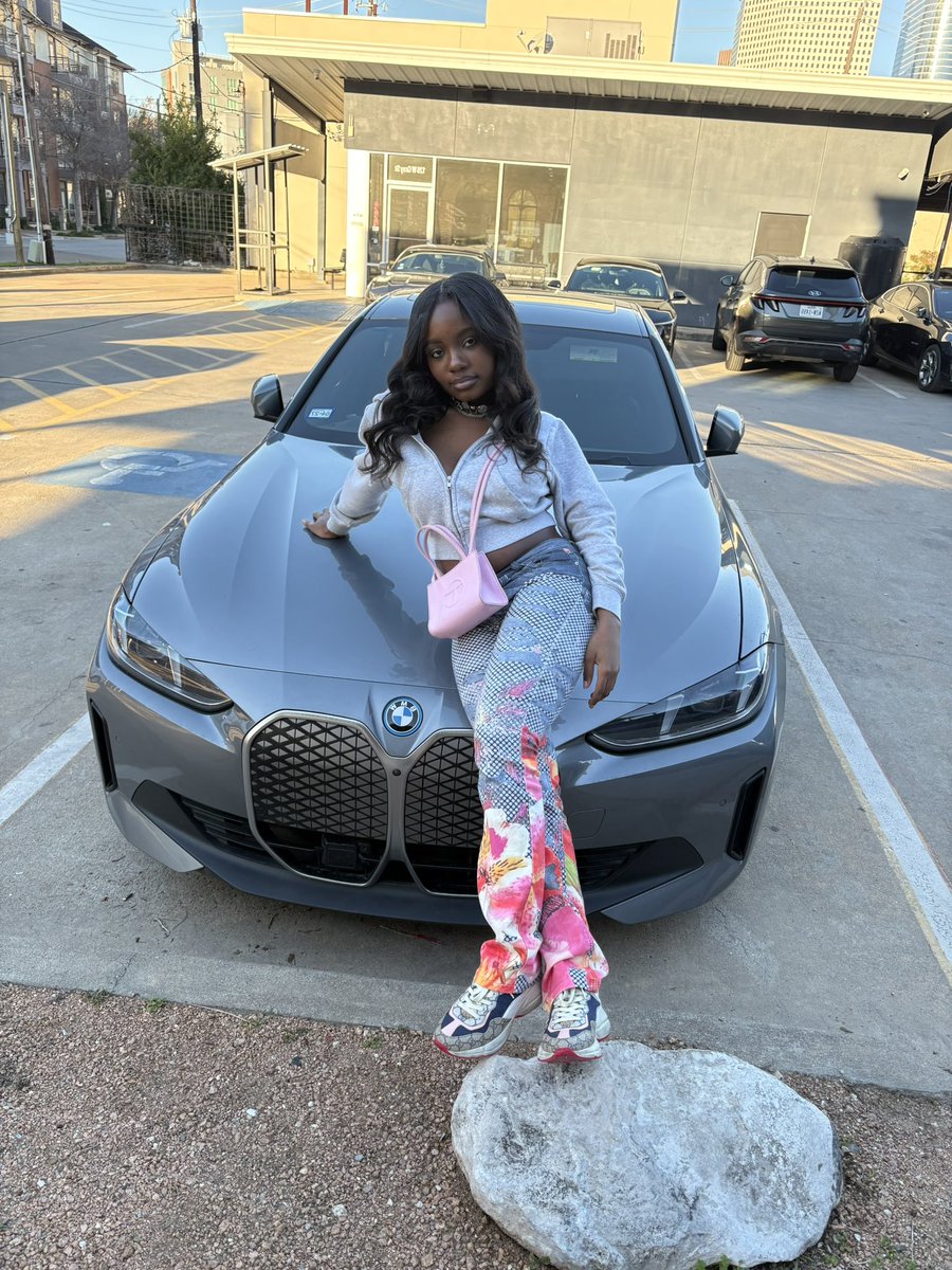 d.demii_ tweet media