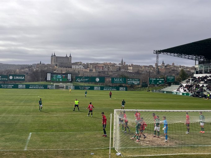 Pocos estadios con mejores vistas desde la grada.

El Salto del Caballo, la casa del <a href="/CD_Toledo/">C.D. Toledo 🦅💚⚪️</a> 

📸<a href="/andrewgillan/">Andrew Gillan</a>