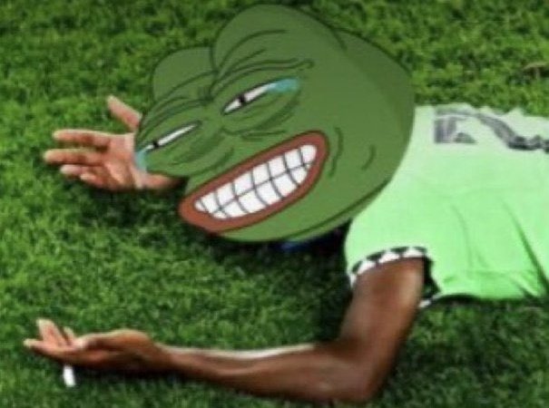 Tosin_0013's tweet image. Abeg leave perfume first, buy toothpaste and toothbrush abeg 😭🤲🏼😂