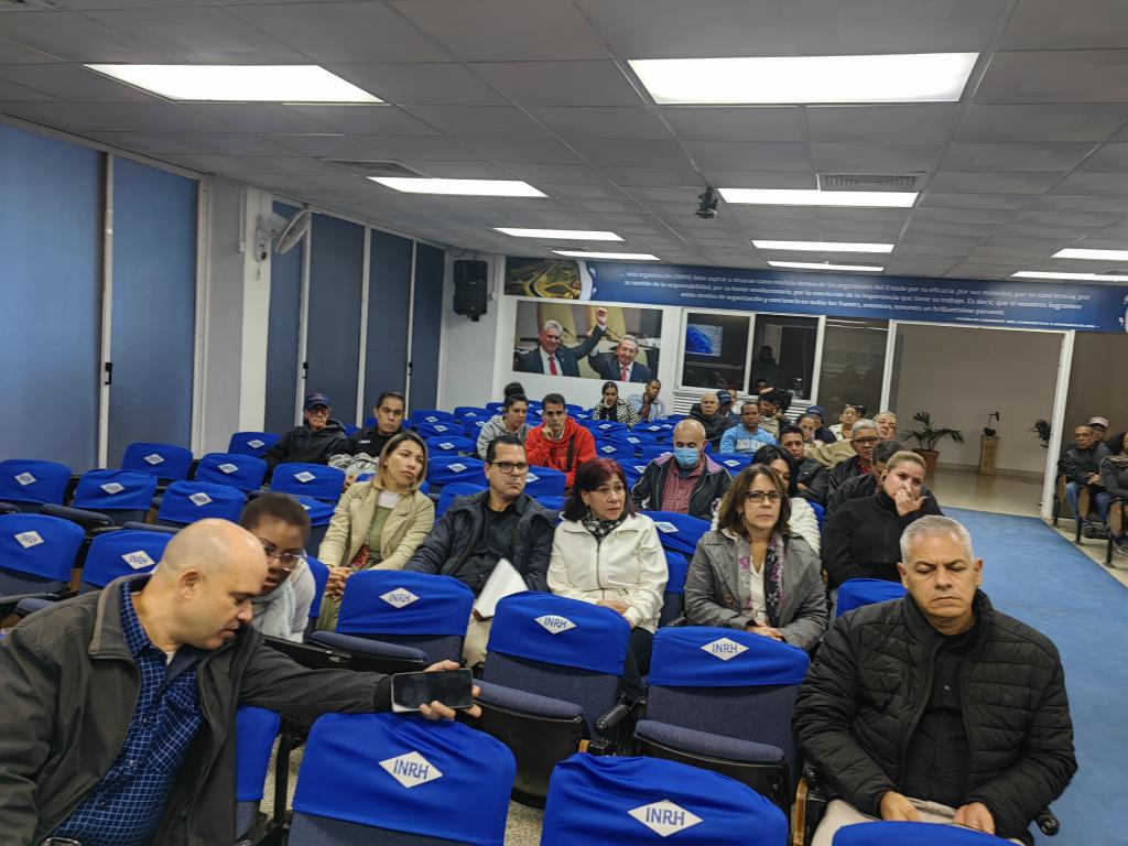 En el Matutino de la SEDE del #INRH, actualizamos a los trabajadores sobre la situación actual del país, el abasto y saneamiento en todas las provincias y en la Capital, así cómo los trabajos ejecutados el fin de semana tras las penetraciones del mar #UnidosXCuba #INRHCuba