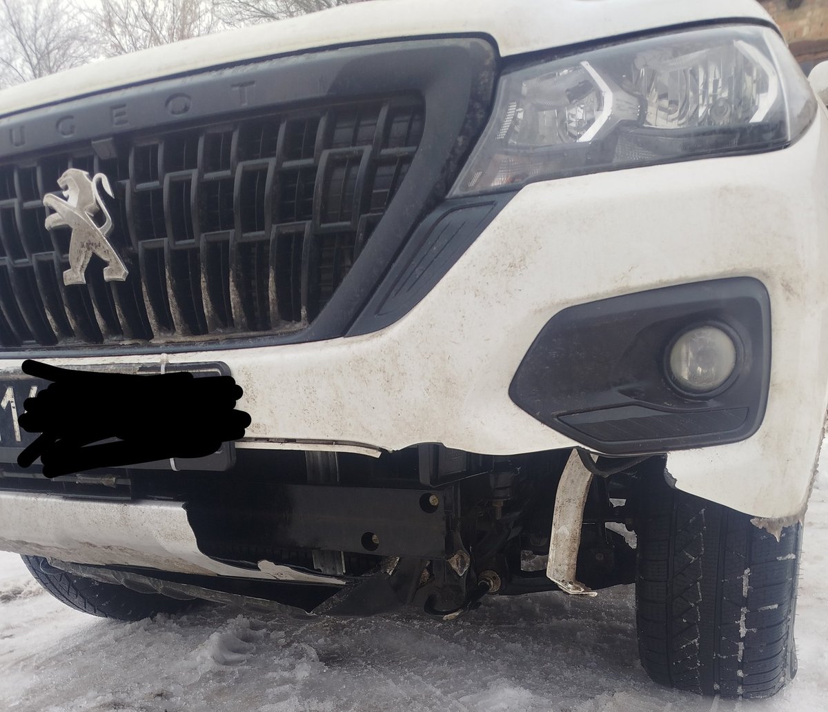 kolia_50_'s tweet photo. Можливо в когось є доступ до битих авто після ДТП,потрібна ліва частина бампера peugeot landtrek.? Буду дуже вдячний за репост. https://t.co/8LnCXiD2K8