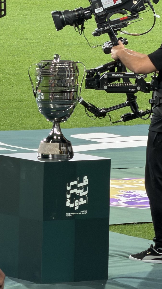 ii3luxx's tweet photo. يارب اجعله من نصيب العين . 

💜💜💜💜💜💜💜💜

#للعين_حق #كأس_رئيس_الدولة https://t.co/FxrLMVoG4F