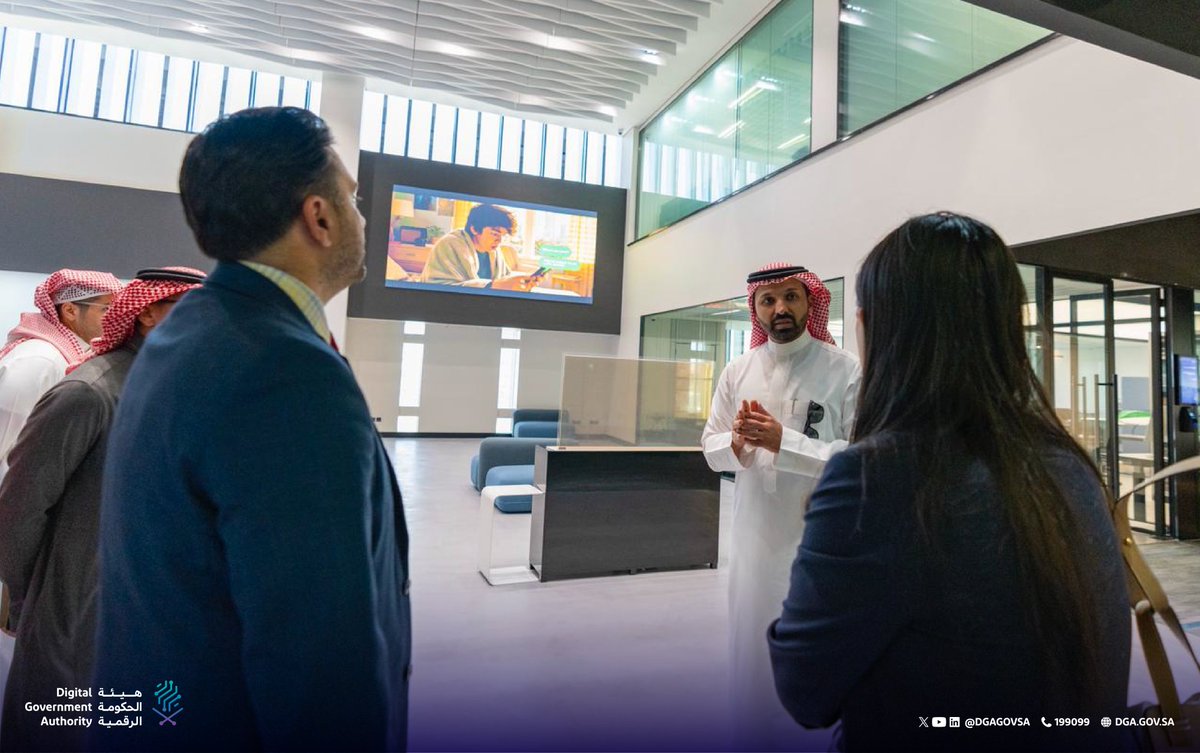 DgaGovSa's tweet photo. معالي محافظ هيئة الحكومة الرقمية المهندس أحمد الصويان @ahmedalsuwaiyan، يلتقي السيدة أليكسيس وانغ، رئيسة قسم استراتيجية الأعمال الدولية في شركة @Waymo، لبحث سبل التعاون والشراكة في تقنيات الذكاء الاصطناعي. https://t.co/ZXSinTLpNM