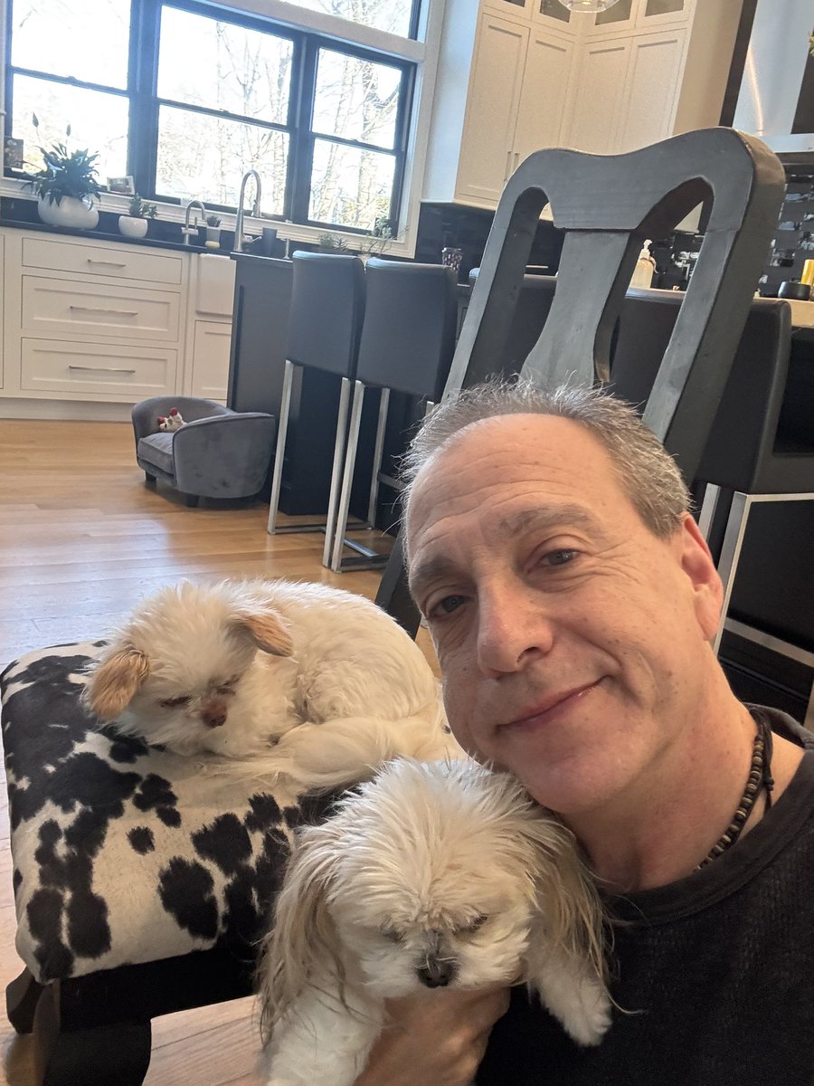 KeithRosen's tweet image. #MindfulMonday - Starting the week with a quick cataract adjustment. Sometimes, clarity requires a pause, not a push. My kids insisted on supervising. Moral support also comes with fur. 😊

When your vision gets blurry, in business or life, reacting and pushing harder rarely
