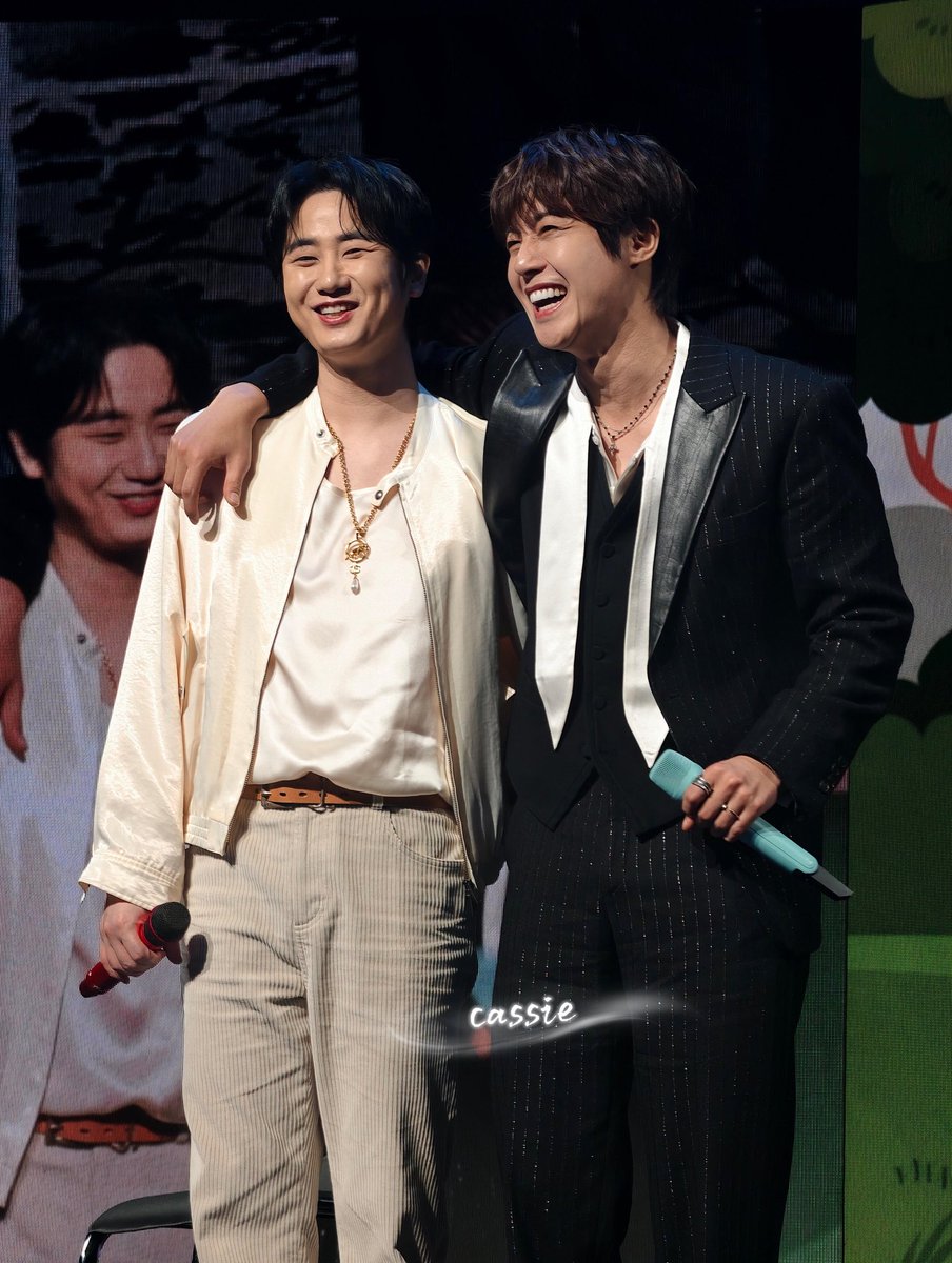 KatyKHJL's tweet photo. [26/02/01] 2026 FIVE O ONE :
Fanmeeting "Go Party" in Hong Kong, AXA Dreamland GO PARK Sai Sha

So cute 🥰😘💚💚💚

Thanks for sharing
📹©Cassie 

#KIMHYUNJOONG
#HEOYOUNGSAENG #KIMKYUJONG
#FIVE_O_ONE https://t.co/Afja2Brwl8