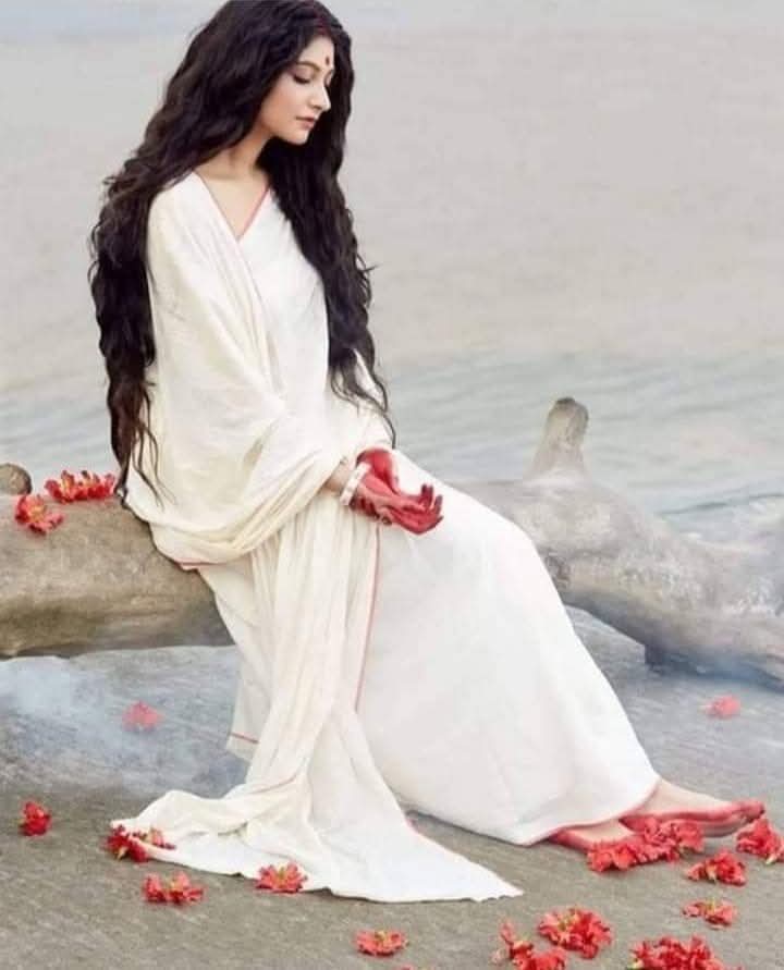FaizAli295371's tweet photo. इश्क़ एक बहुत जहरीला जंगल है,,!! 
                  !! 
यहाँ सांप नहीं हमसफ़र डसा करते हैं ....!! https://t.co/NE5Wmj9bD9