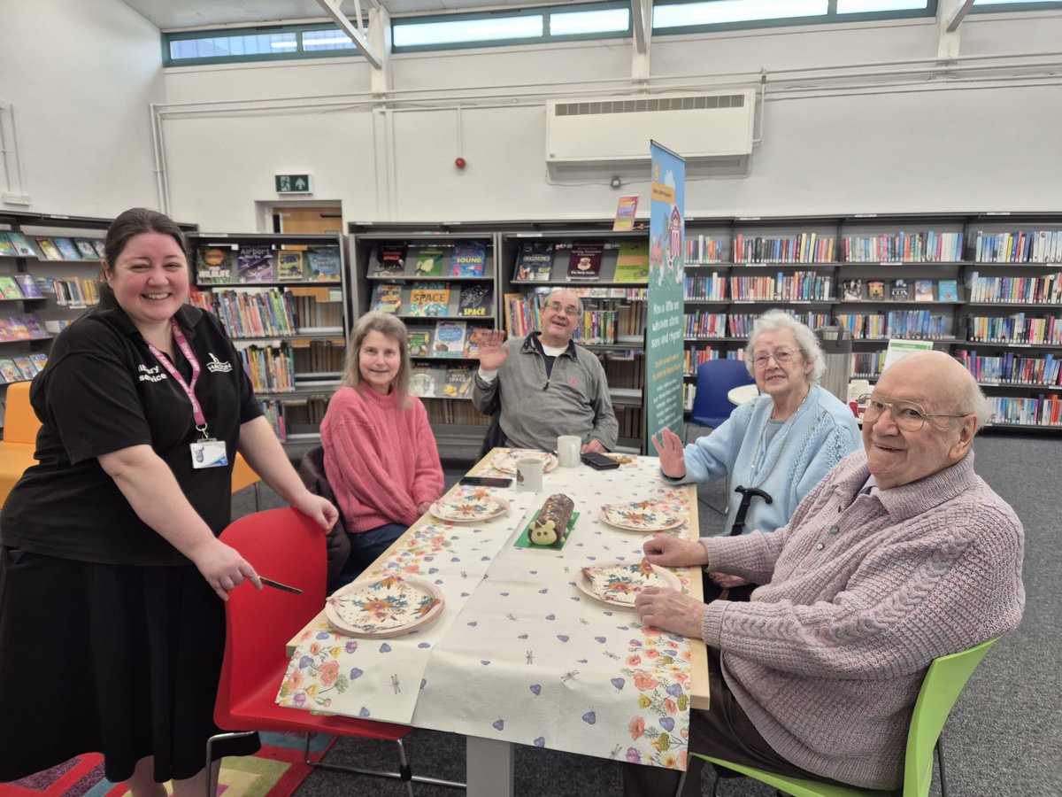 HaltonLibraries's tweet image. We had a triple birthday celebration 🎉 at Ditton Library’s weekly coffee ☕️ morning today 🥳. There was tea 🫖, cake 🍰 and lots of smiles 😁. Hope you all had a happy birthday and  enjoyed your special day 🎊🎈HH