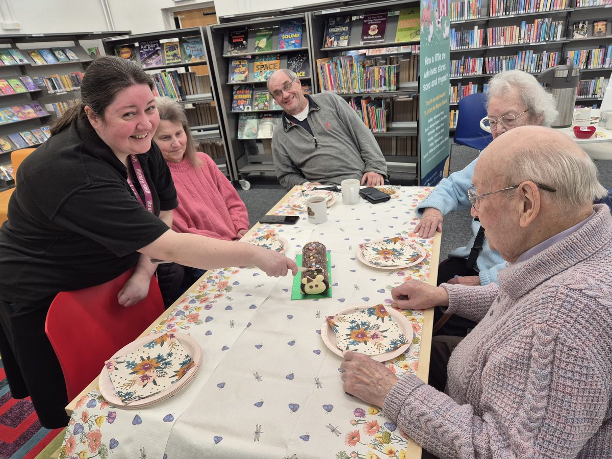 HaltonLibraries's tweet image. We had a triple birthday celebration 🎉 at Ditton Library’s weekly coffee ☕️ morning today 🥳. There was tea 🫖, cake 🍰 and lots of smiles 😁. Hope you all had a happy birthday and  enjoyed your special day 🎊🎈HH