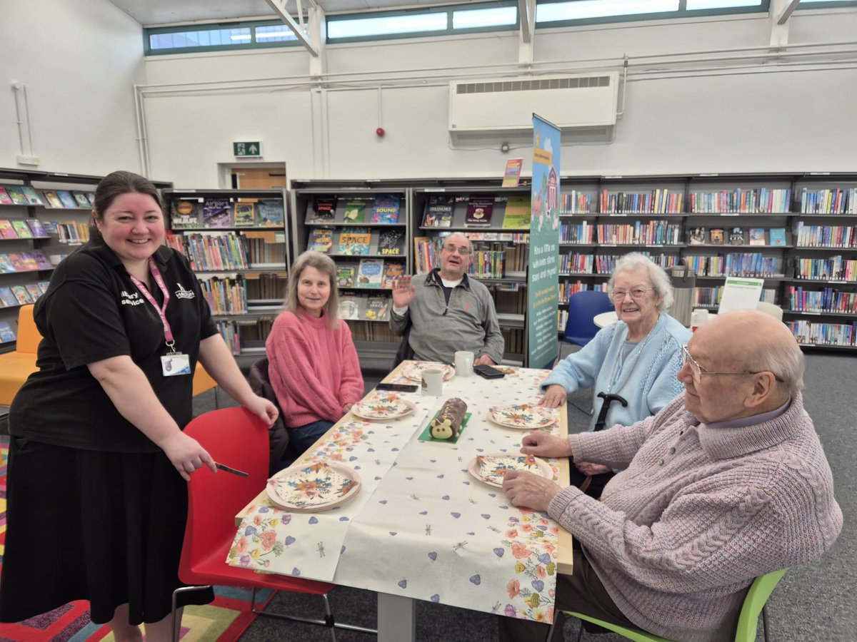 HaltonLibraries's tweet image. We had a triple birthday celebration 🎉 at Ditton Library’s weekly coffee ☕️ morning today 🥳. There was tea 🫖, cake 🍰 and lots of smiles 😁. Hope you all had a happy birthday and  enjoyed your special day 🎊🎈HH
