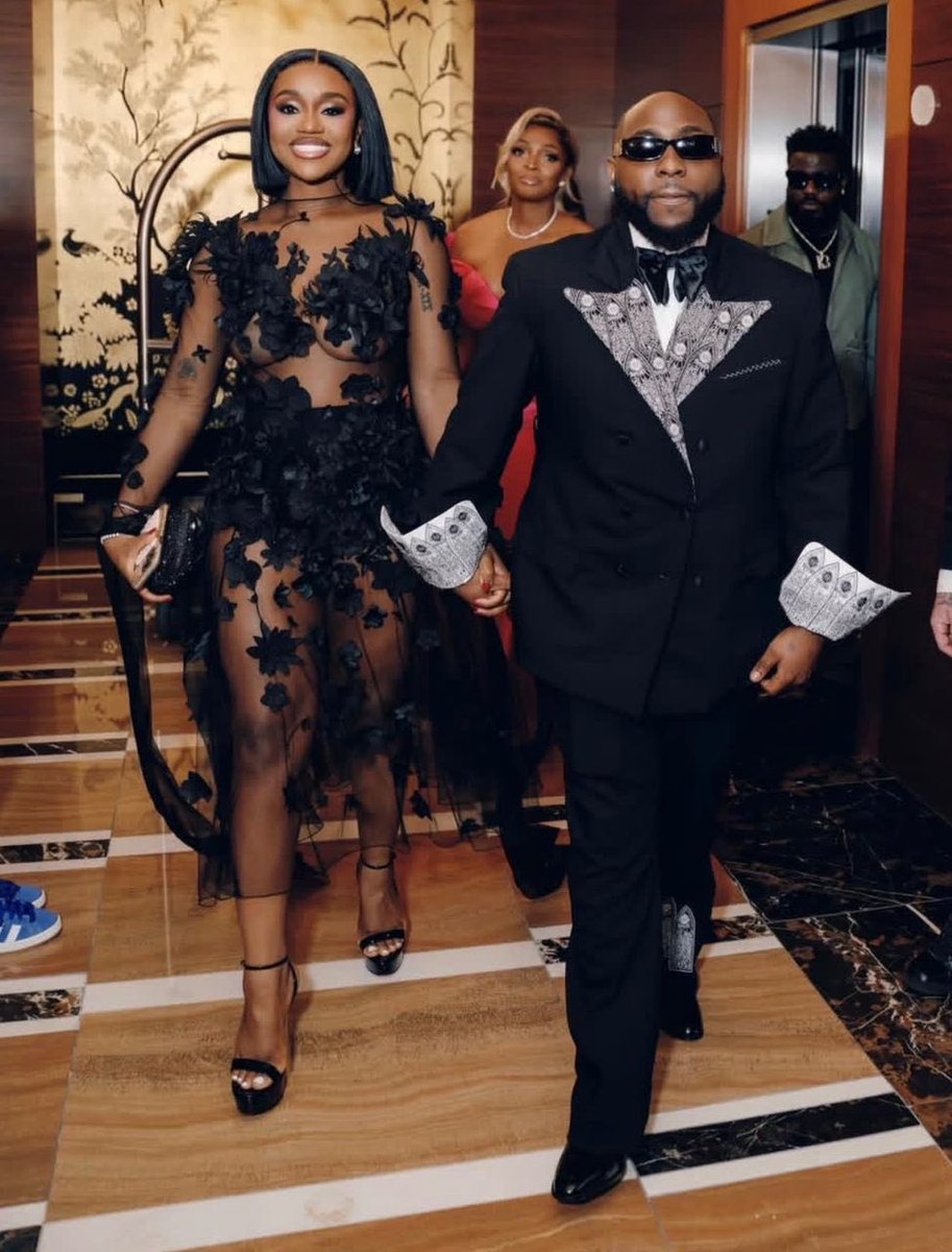 AAdeleke_01's tweet image. Proud of you always @davido ❤️