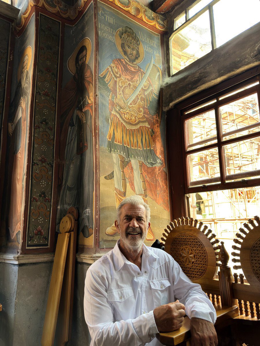 MilanSremac's tweet image. Mel Gibson photographed under the fresco of the greatest Serbian hero Milos Obilic in the serbian ortodox monastery of Hilandar.

Also, not in the Epstein files.