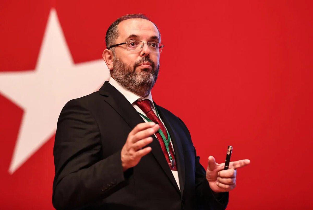 gulhatunmedyatr's tweet photo. Erhan Afyoncu:

Dünyanın farklı yerlerinde varlıklarını devam ettirme şansı kalmayan Türkleri, Türkiye'ye getirmeliyiz. Çin'deki Uygur Türkleri gibi.

Türkiye, Türklerden göç almak zorunda. https://t.co/qYjbJ39ey5
