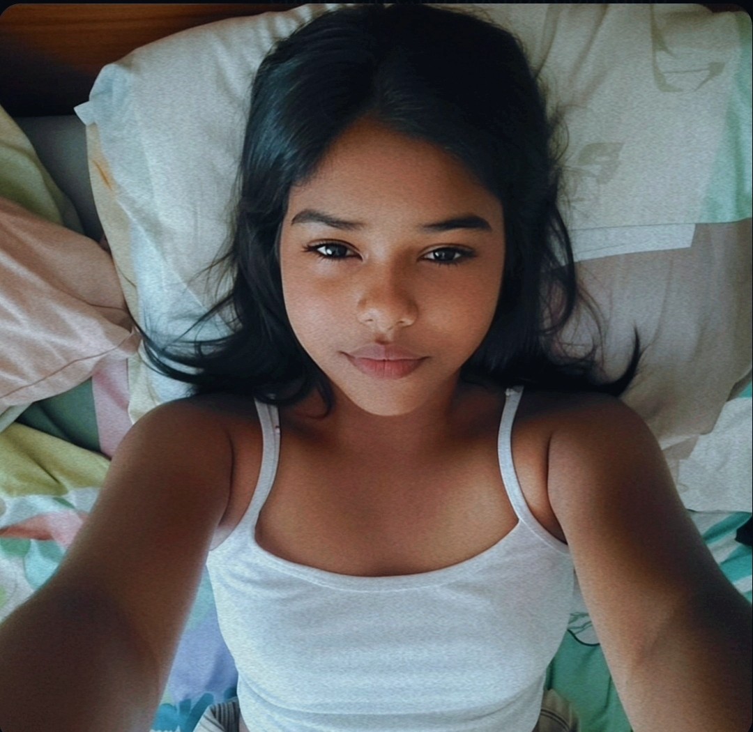 beccasub03's tweet photo. tédio e face reveal sla ksksks n me acho tão bonita
#PINTOAWARDS https://t.co/h5YFKLL5LU