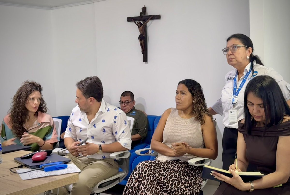 edesaesp's tweet photo. ¡Seguimos construyendo futuro! 💧🏥
Realizamos una visita técnica para definir el recorrido de la línea exprés de agua potable que abastecerá el nuevo Hospital de La Paz en Cumaral, garantizando agua y saneamiento para el desarrollo y bienestar de la región. 🌱✨ https://t.co/YwiPXbTeBt
