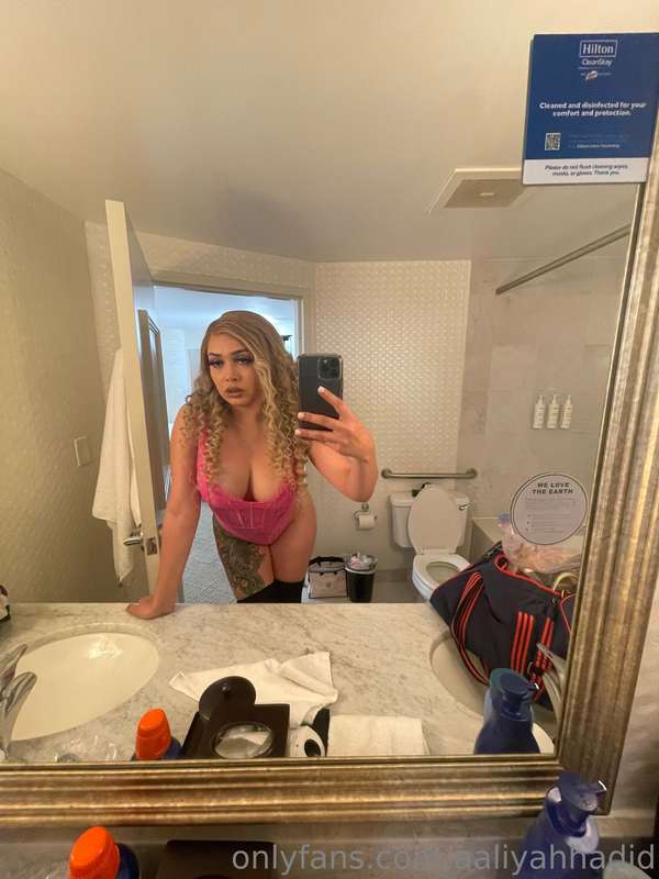 HadidFull2193's tweet photo. "🍑💦🍑💦🍑💦
#AaliyahHadid" https://t.co/rWE3rVIITa