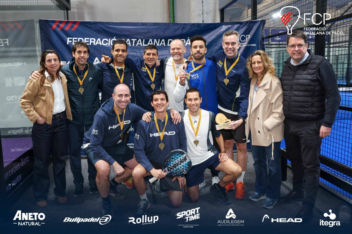 Aquest cap de setmana s’ha disputat el Campionat de Catalunya de Veterans i Veteranes.
🔹 Equip femení: Subcampiones de Catalunya de Veteranes 1a categoria
🔹 Equip masculí: Campions de Catalunya de Veterans 2a categoria
📸 Millors imatges:
👉 fcpadel.cat/multimedia/fot…
