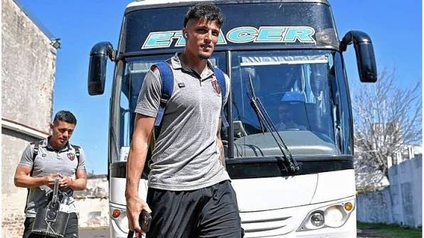 Caído lo de Chile, Santiago Bellatti jugará en #Acassuso

Renovó con #Patronato hasta 2028. A mitad de año o fin de año, podría ser comprado por un club del exterior.