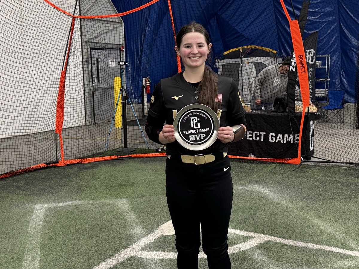 nicklav2015's tweet photo. Congrats Ladies! 18U Champions at the Perfect Game Winter Warm Up, Burlington, IA.
Hrs: @JordynKennedy13 (1), @SamanthaGripp (3), @_LaurenHagedorn (3), @GenevieveY27 (1), @tessa_gripp (1), @AlaynaSchulte_6 (1) https://t.co/j4XuyTtIFB