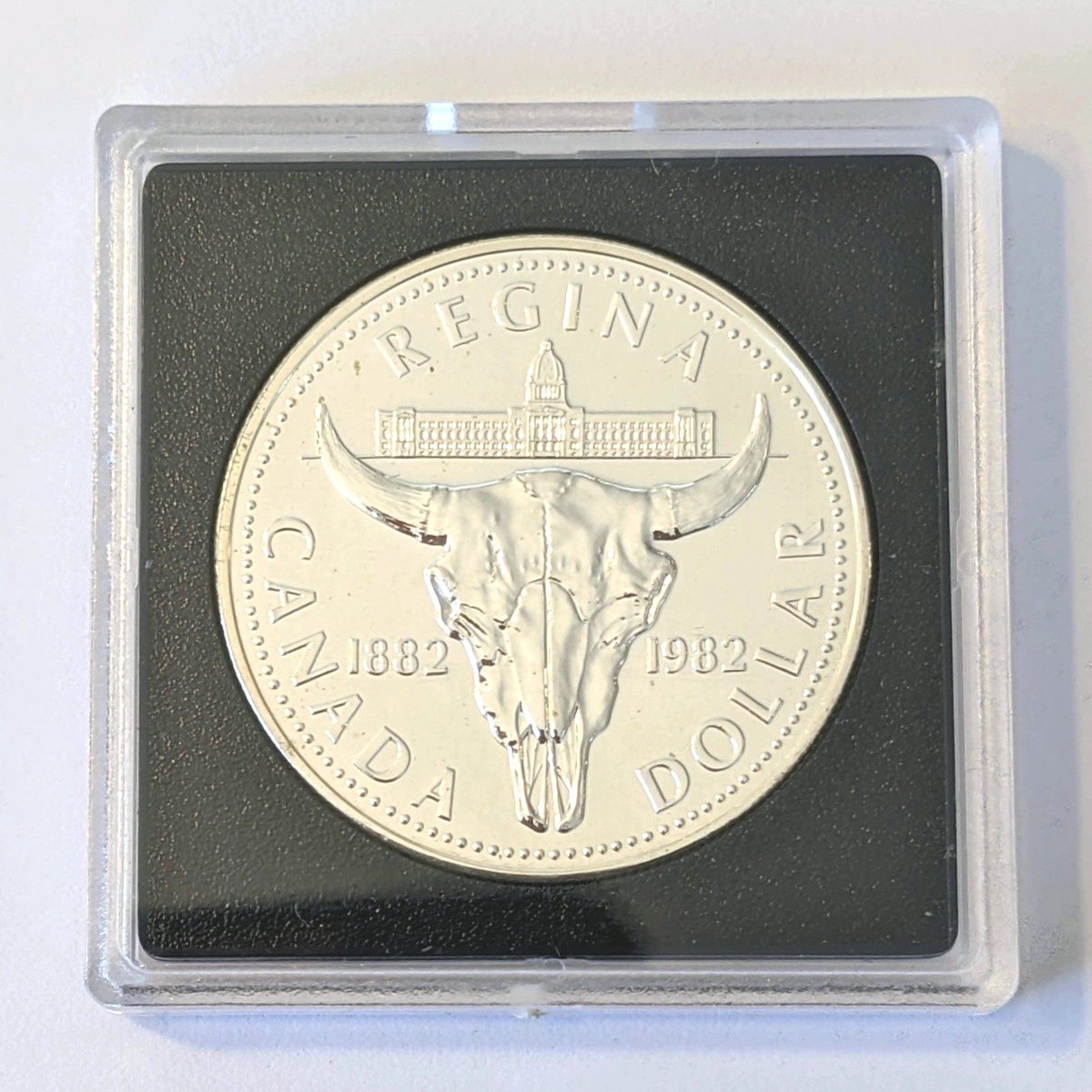 collectingly's tweet photo. 1982 Canada $1 Elizabeth II Silver Proof Coin for Regina Centennial on eBay: https://t.co/8cM1KeTdpE #coins #coinhunting #numismatics #coincollecting #coincollector #SearchNCollect https://t.co/WgYdyCq75a