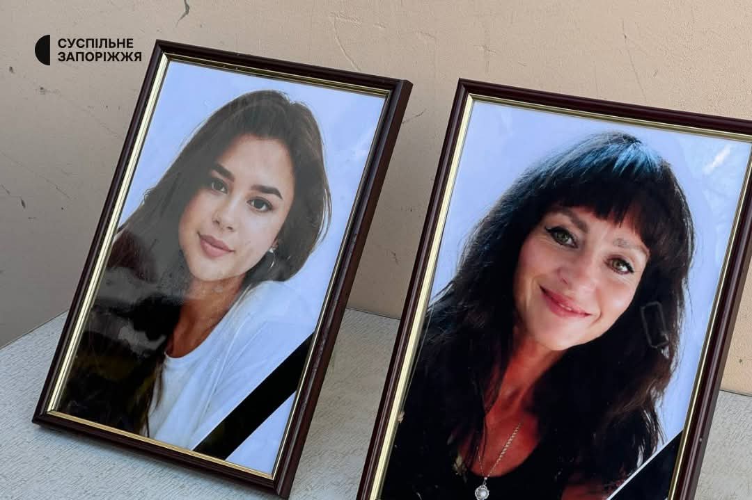 This is Olena Shagarova and her daughter Kateryna. They were killed on January 29 in their own home by a russian drone strike.

Today in Vilniansk, people bid them farewell. 

“They loved life deeply and always believed in victory…”