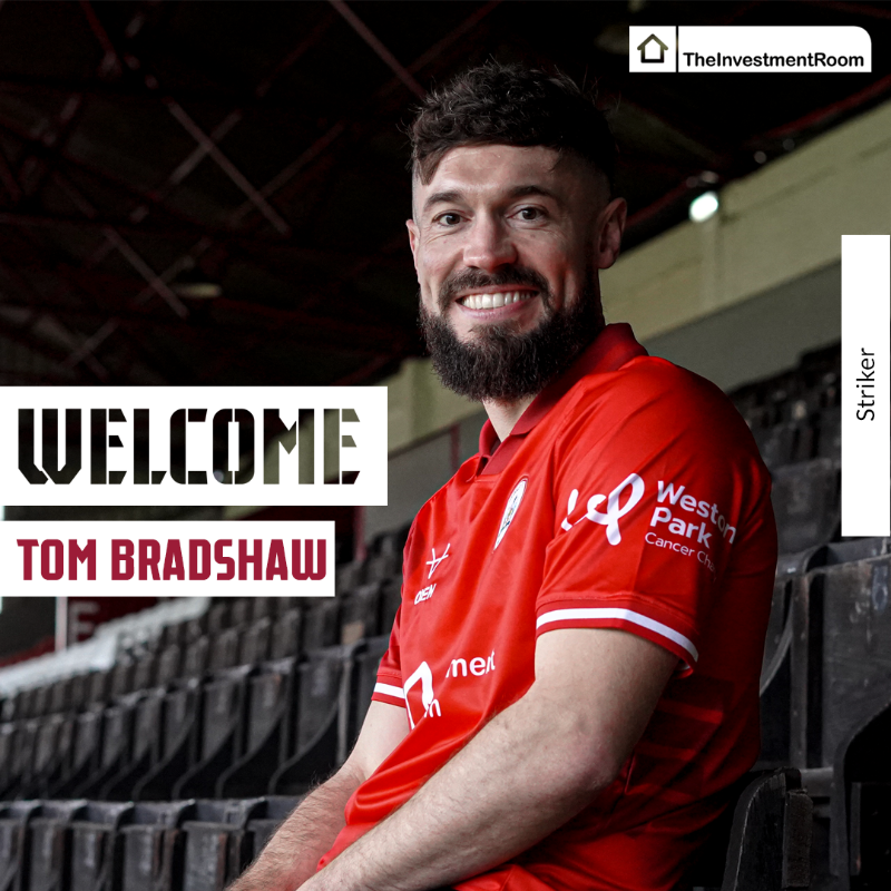 BarnsleyFC's tweet photo. Welcome back to Oakwell, Tom Bradshaw! 🤝

The forward returns to the Reds on loan until the end of the season.