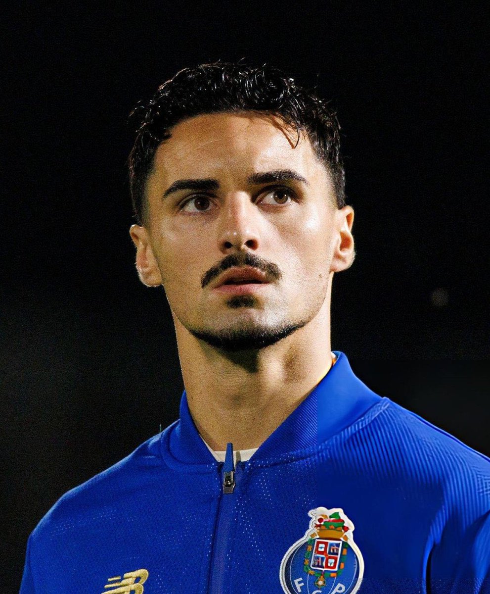 156 jogos.
7 títulos.
Portista do princípio ao fim.

Obrigado, Eustáquio. 💙