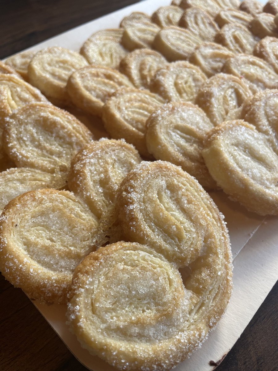 ➕CAPRICHOS DE LUNES➕
Si quieres que tu lunes sea menos lunes, solo tienes que darle al cuerpo alguna motivación. Y si quieres una idea sencilla y con grandes posibilidades de éxito, aquí te damos una: palmeritas artesanas de hojaldre y listo ✅

elcolmenero.com