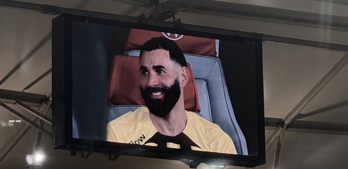 يشهد الله اني حزين يا ابن الكرام .. 

كنت تستحق خروج يليق بإسمك ومكانتك ونجوميتك وماقدمته للفريق "لن ينسى ابدًا" 💛💔

#When_we_talk_we_do