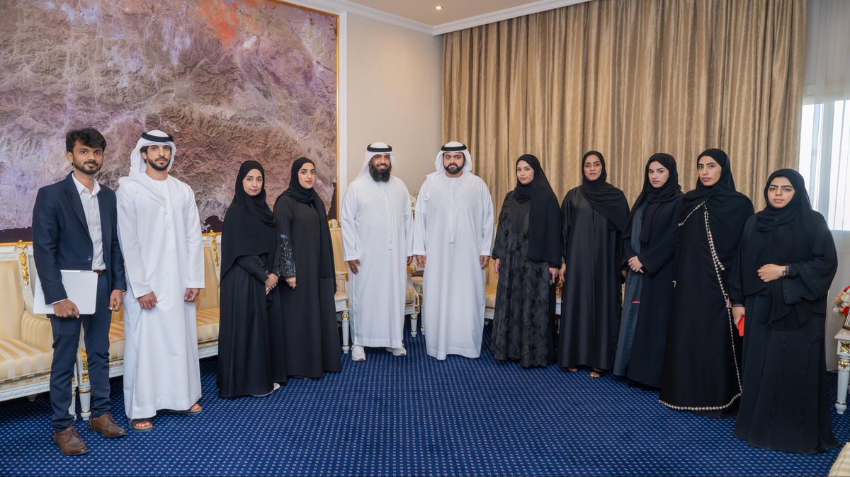 محمد الشرقي يطّلع على المشاريع البحثية والتطبيقية لمركز الفجيرة لنظم المعلومات الجغرافية

#محمد_بن_حمد_الشرقي 
#الفجيرة