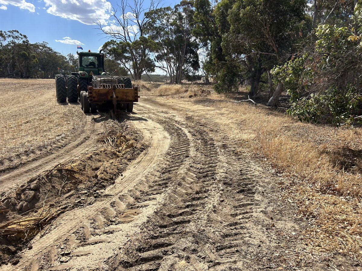 tobemcgill02's tweet image. Tree line ripping in progress. 1m deep in light country and 500-700 mm in harder stuff. Some stuff impenetrable. Before and after photos available after Harvest 2026. The last photo is the aftermath of the Video. A 30 kg root (55 ibs for you yanks and canucks). #satisfying