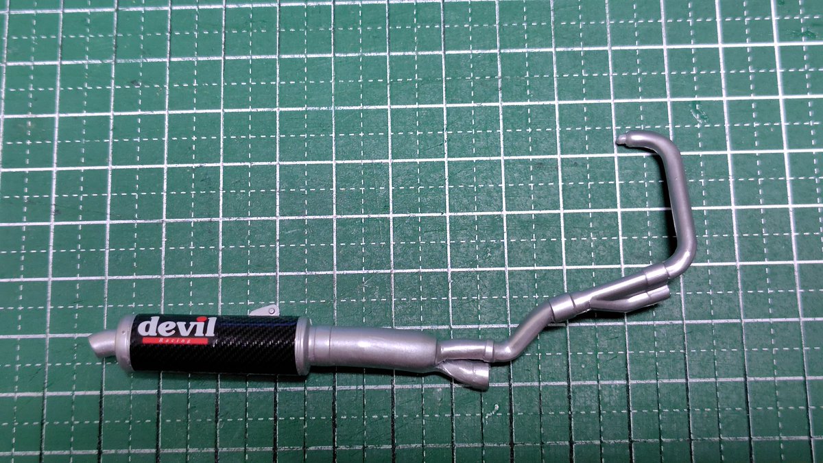 おはようございます、マフラーを組み立てました