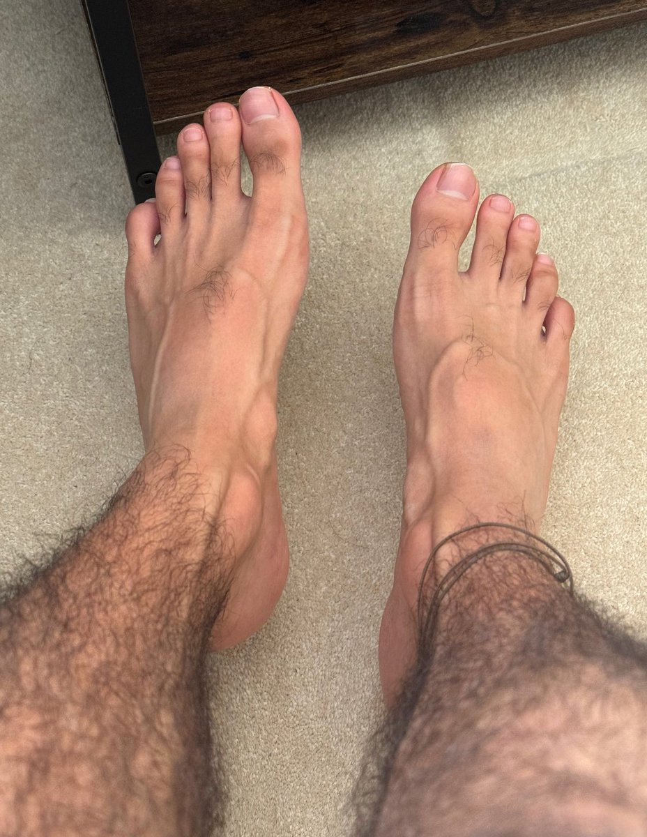 badcenturys's tweet image. these perfect feet have blessed many eyes (and mouths) 🤭