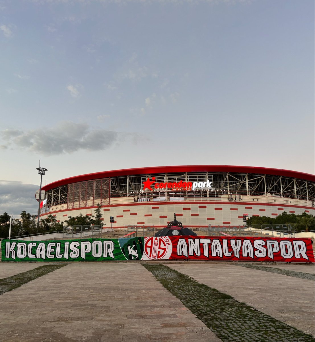 Anton Chigurh 89 tweet media