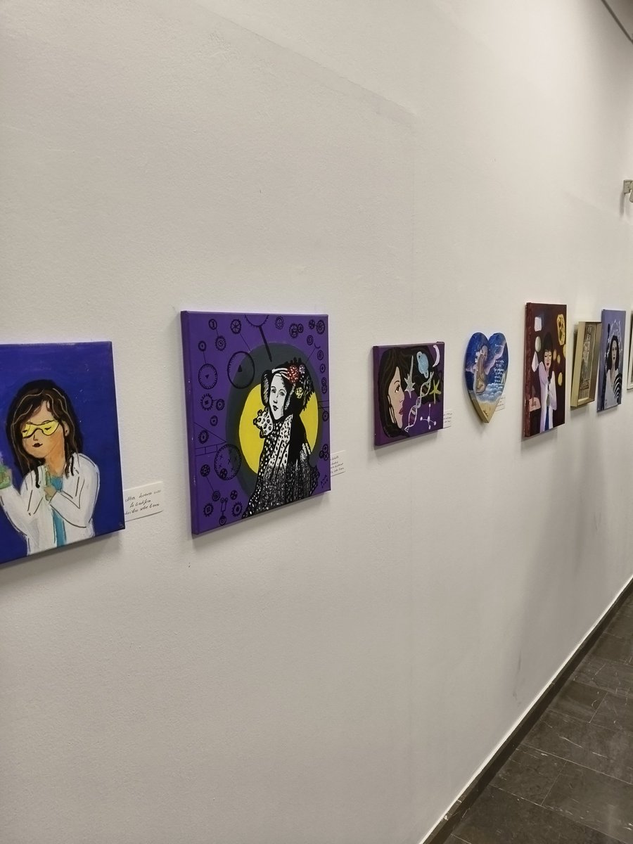CLGS_SAFOR's tweet image. Inauguració de l'exposició sobre el DIA DE LA DONA I LA XIQUETA EN LA CIÈNCIA, realitzada pels alumnes de l'Escola del Cercle Artístic. Entre les obres destaca la co-realitzada pel nostre company Simeón, sobre Hedy Lamarr, dona bisexual que va dissenyar el primer sistema Wifi.