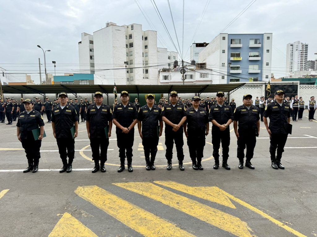 DIRCRIPNP's tweet photo. Este 02 de febrero realizamos nuestro Lunes Patriótico y la ceremonia del Policía del Mes, reconociendo a dos peritos por su impecable labor policial.

En Criminalística, el compromiso con el país se demuestra todos los días.

#LunesPatriótico #PolicíaDelMes #Criminalística https://t.co/l9fMOZhV0V