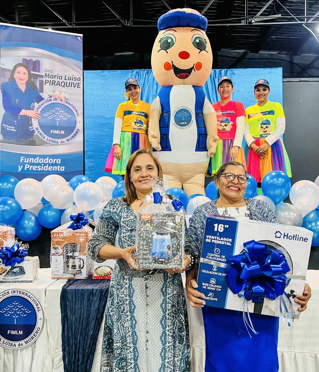 FIMLM's tweet photo. #FimlmPanamá 🇵🇦 | En Chiriquí, personas mayores compartieron en un día inolvidable con atención integral, recreación y presentaciones artísticas. Se entregaron kits de aseo, regalos y clases de nutrición y valores. 

✨ Conoce más: https://t.co/2u8G7xZzcM https://t.co/8OXTRUPdKa