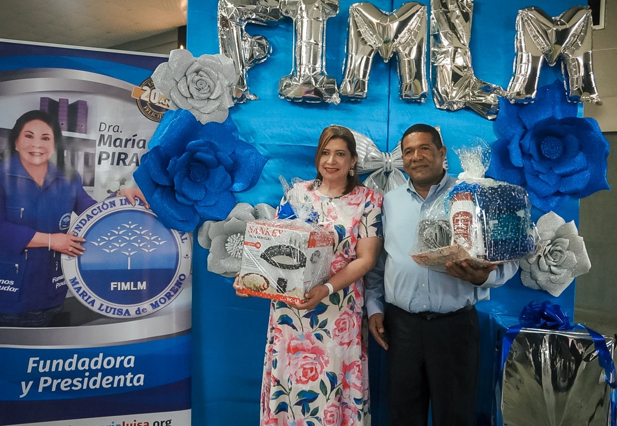 FIMLM's tweet photo. #FimlmPanamá 🇵🇦 | En Chiriquí, personas mayores compartieron en un día inolvidable con atención integral, recreación y presentaciones artísticas. Se entregaron kits de aseo, regalos y clases de nutrición y valores. 

✨ Conoce más: https://t.co/2u8G7xZzcM https://t.co/8OXTRUPdKa