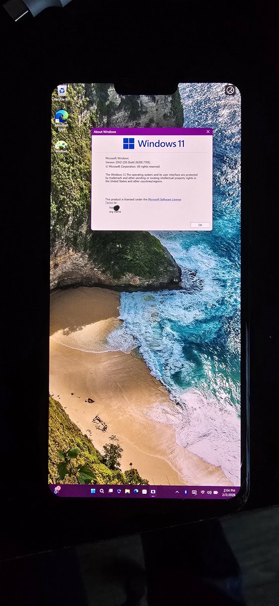 XsaviTM's tweet photo. Windows on my LG V50 have been amazing so far. Gonna start playing demanding games soon and have it thermal throttle. https://t.co/gYUArs2kNv