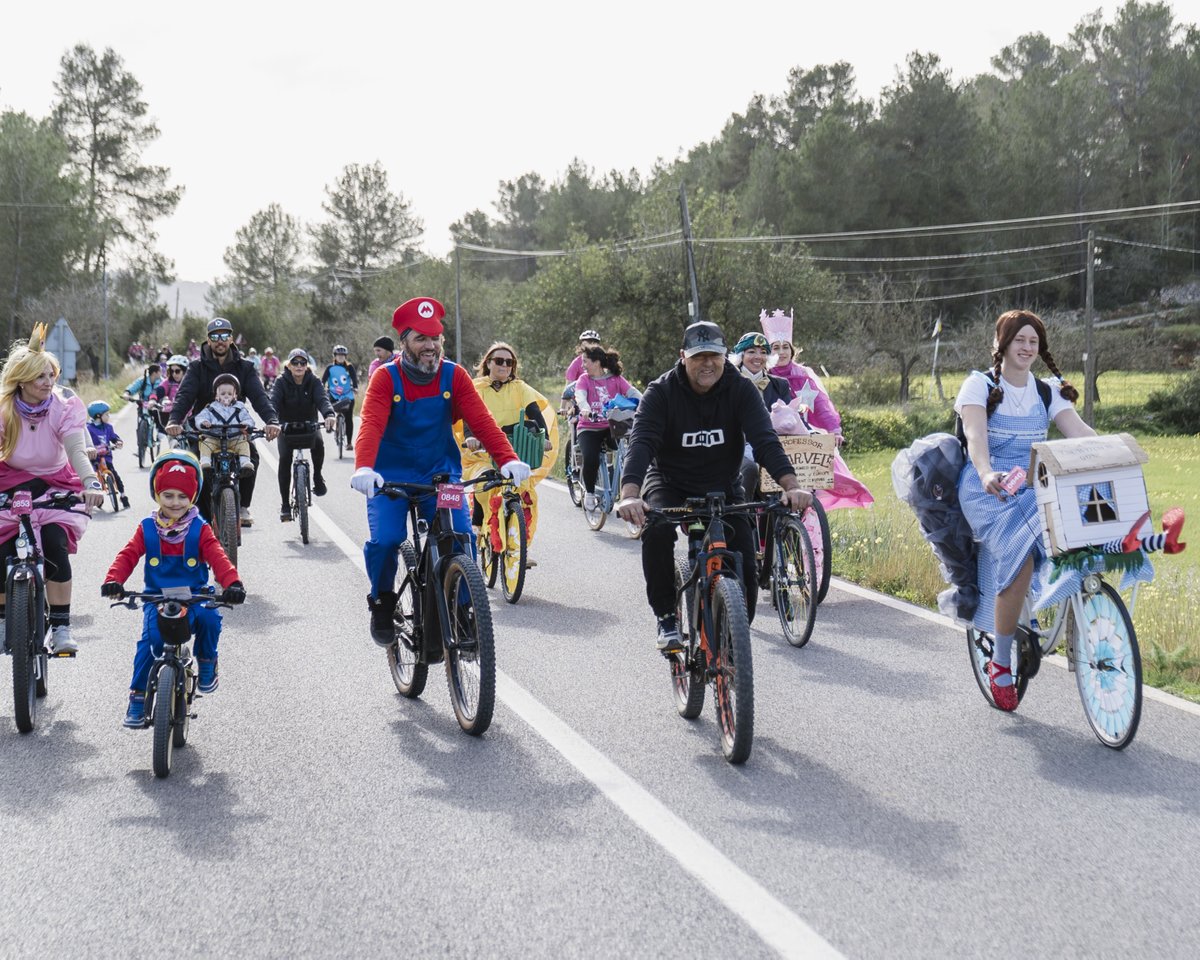 _FCIB's tweet image. "XXIII Marxa Cicloturista Popular des Porquet"

El domingo 1 de febrero, Sant Antoni de Portmany acogió una nueva edición de la marxa cicloturista Es Porquet, una cita ya clásica en el calendario cicloturista de Ibiza...

Toda la INFO en Instagram y Facebook.
