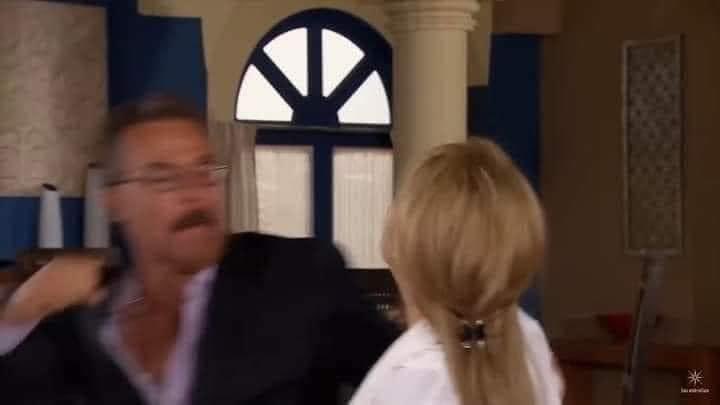 + ¿Cómo te fue con tu psicoanalista hoy?
-