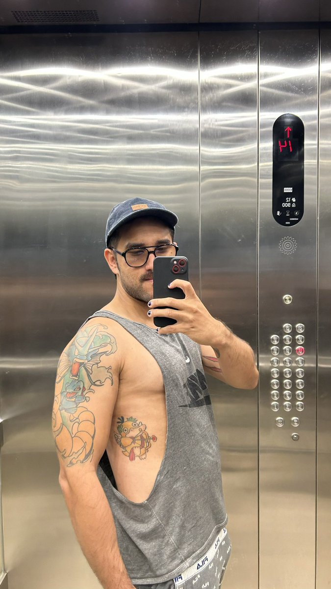 Elevator selfies en las que me siento guapetón