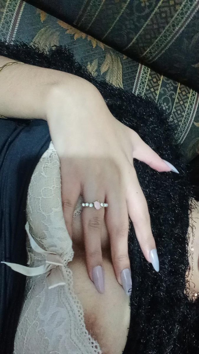 Que ganas de conocer nuevos amiguitos jiji, también que ganas de mostrar mis tetitas, quien de RT, podrá verlas en privado jiji. Los queremos 💜😽👀
#tetasyalgomás #tetaspequeñas #swingersméxico