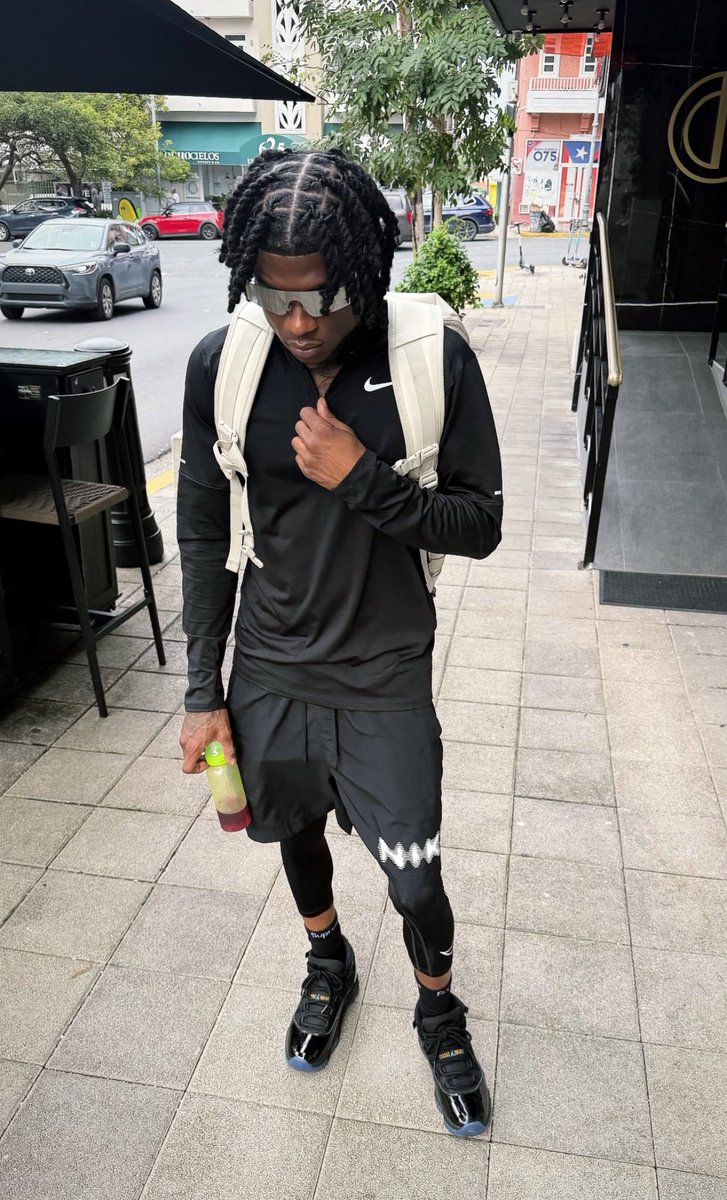 PigTheGemini's tweet image. Long live Scoot Banks 🕊️ Performing GThang Not Gone Ever Be The Same Kid 😔 Get Ya Rest My Nigga