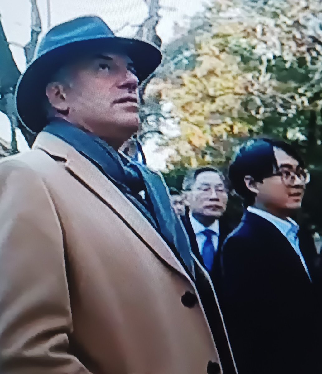 Se piensa que es Gardel con el sombrero.🤣🤣