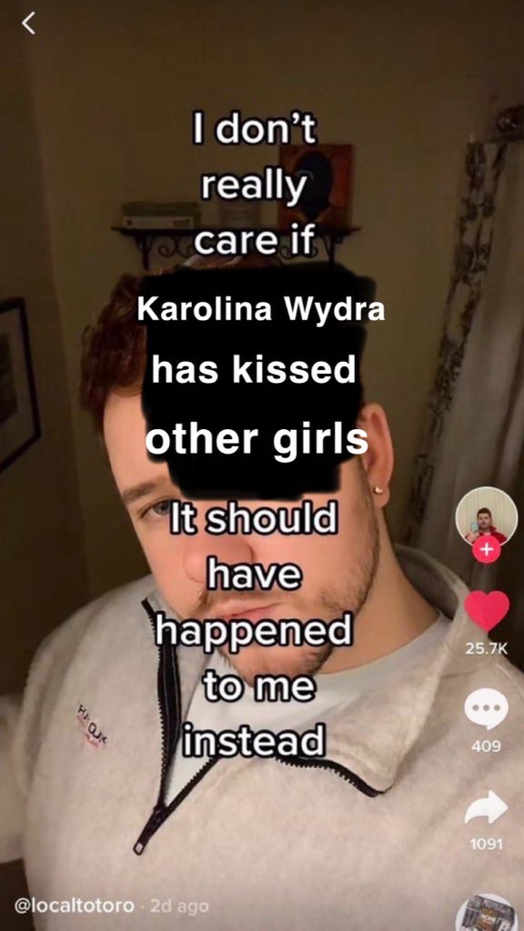 hereforzosia's tweet image. I’m grateful for all the clips of Karolina kissing girls but also