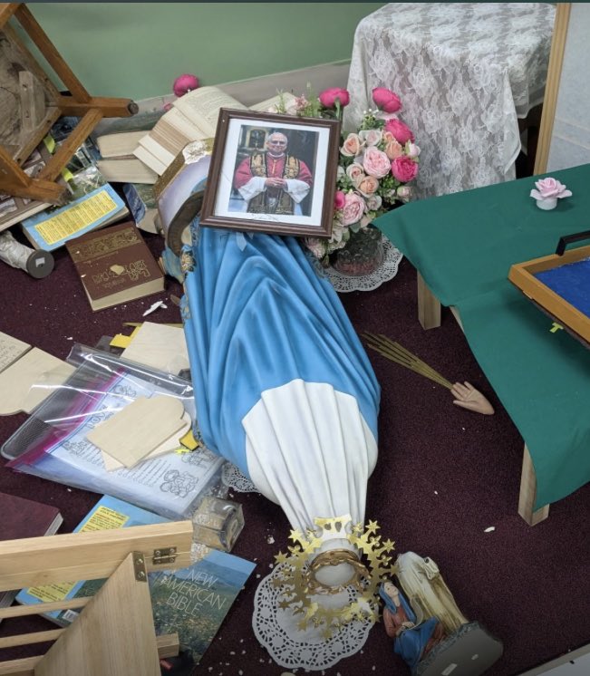 Sachinettiyil's tweet photo. Holy Innocents Catholic School in California was reportedly vandalized, with a statue of the Virgin Mary among the damaged items.

Image: Sanctus Co https://t.co/Brs9q1WcrE