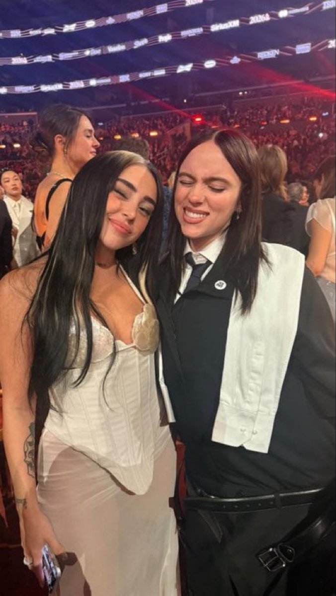 Mikosunlight08's tweet photo. No caigo de que se conocieron Nicki y Billie 😭 https://t.co/jQqXtGgeWr