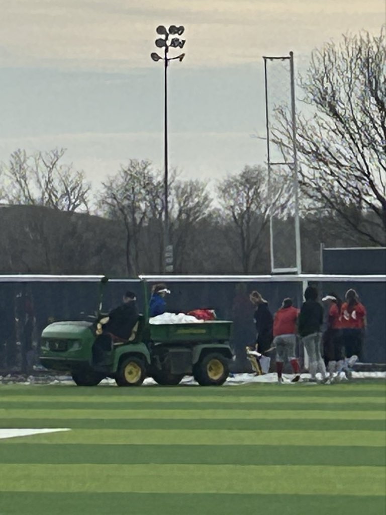 HUTCH SOFTBALL tweet media